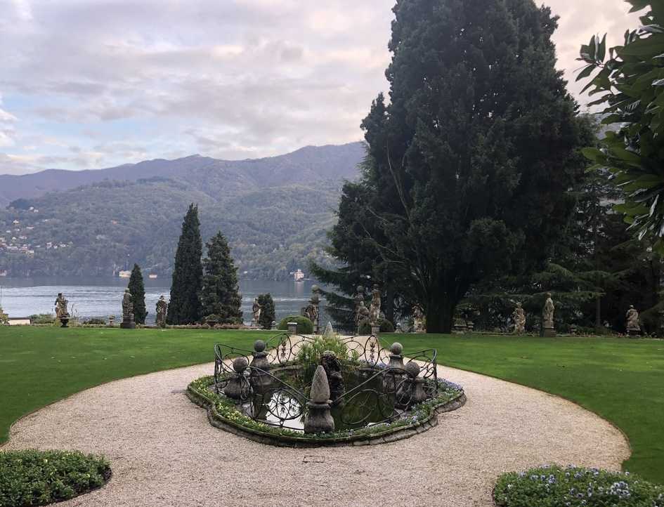 castello di urio fountain