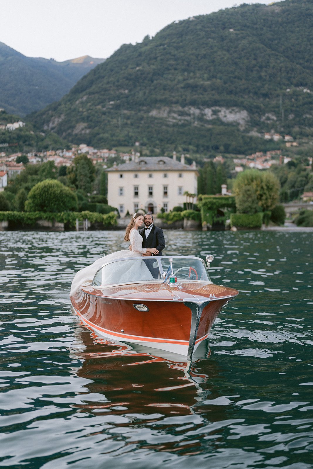 wedding lake como couple